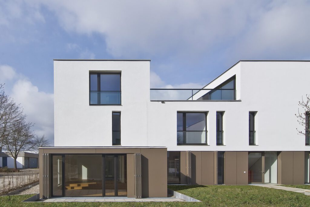 An der Donau Ingolstadt – Gartenseite mit vorgelagerten Terrassen