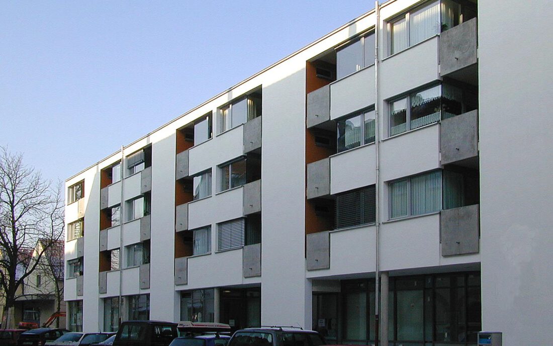 Beckerstraße Ingolstadt – Straßenansicht der viergeschossigen Wohnzeile
