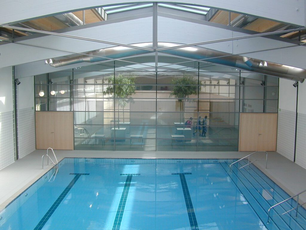 Lebenshilfe-Werkstätten Ingolstadt – Schwimmhalle unter der Firstverglasung